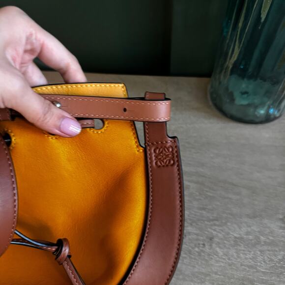 318 LOEWE HORSEHOE COLORBLOCK CROSSBODY BAG YELLOW - Picture 2 of 5